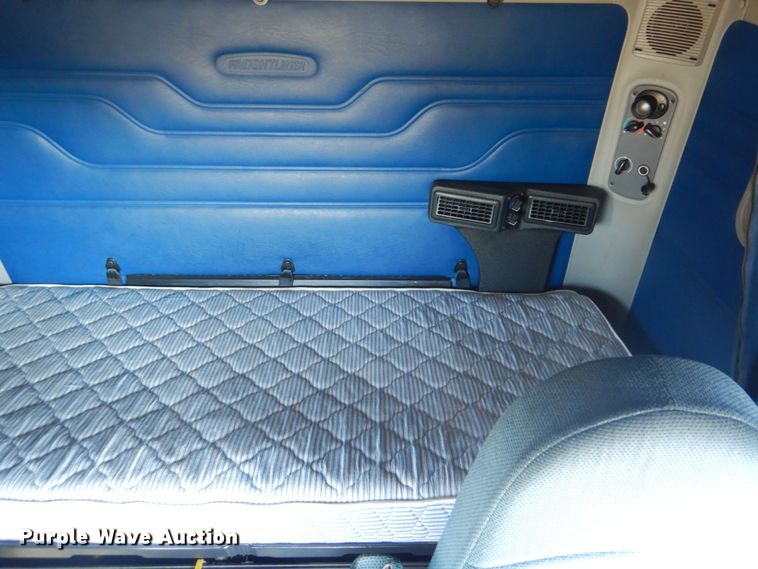 image for item GF9001 2009 Freightliner Business Class M2 semi truck