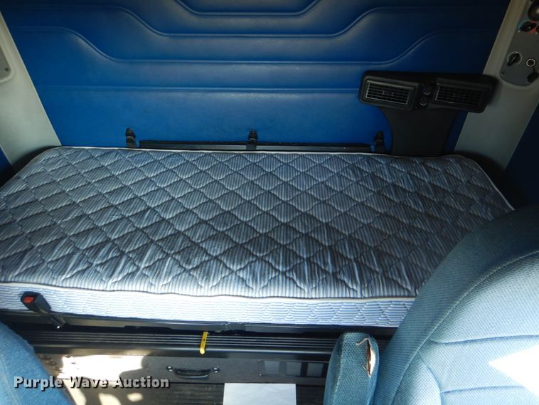 image for item GF9001 2009 Freightliner Business Class M2 semi truck