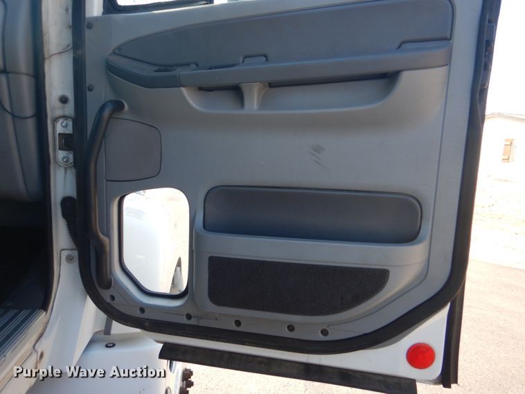 image for item GF9001 2009 Freightliner Business Class M2 semi truck