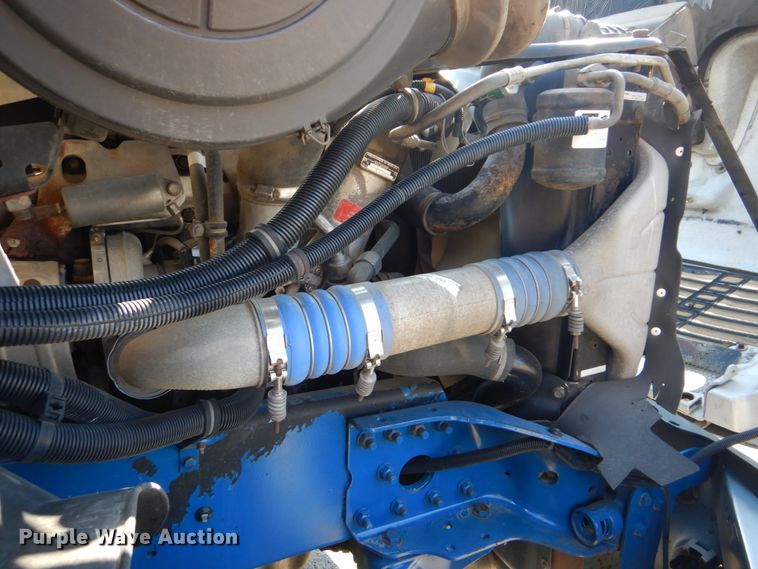 image for item GF9001 2009 Freightliner Business Class M2 semi truck