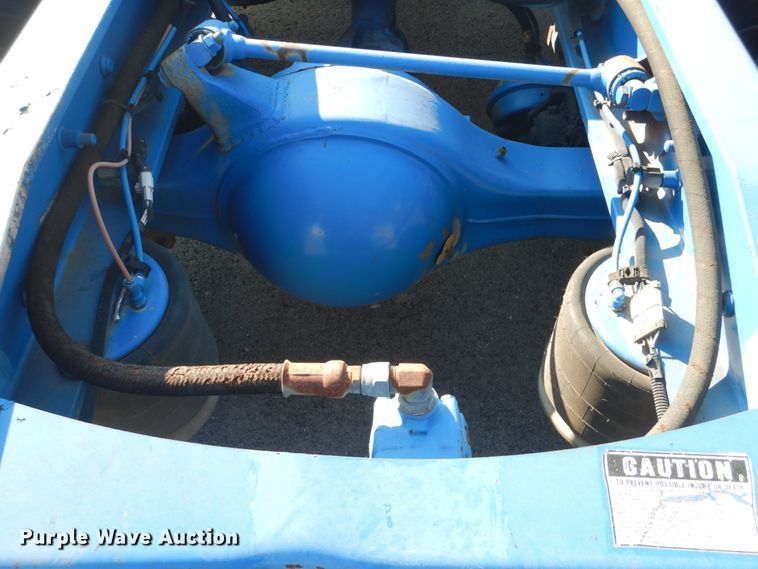 image for item GF9001 2009 Freightliner Business Class M2 semi truck