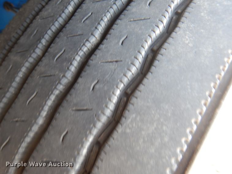 image for item GF9001 2009 Freightliner Business Class M2 semi truck