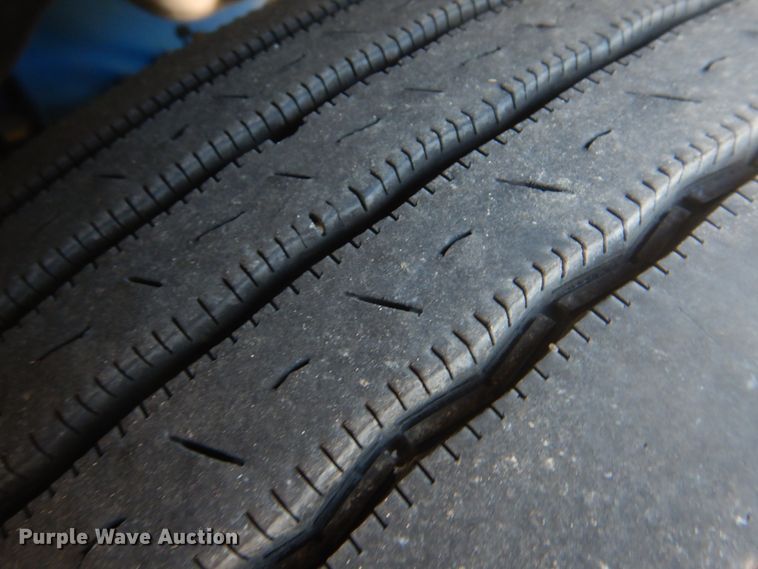 image for item GF9001 2009 Freightliner Business Class M2 semi truck