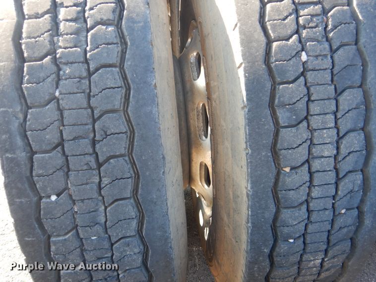 image for item GF9001 2009 Freightliner Business Class M2 semi truck