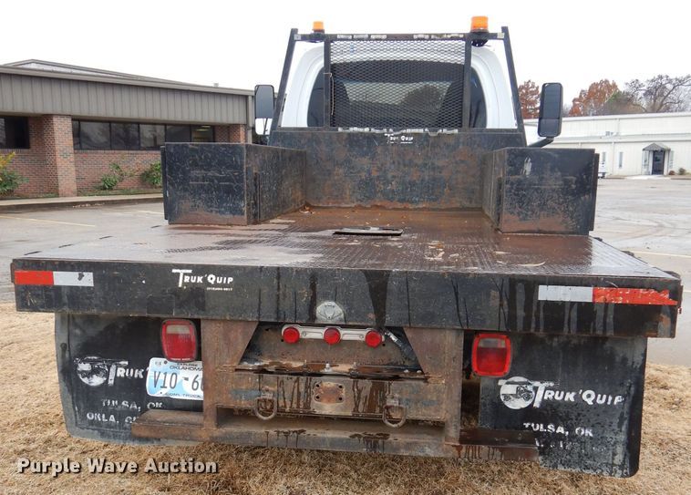 image for item GF9847 2003 Chevrolet C4500 flatbed truck