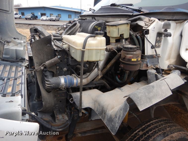 image for item GF9847 2003 Chevrolet C4500 flatbed truck