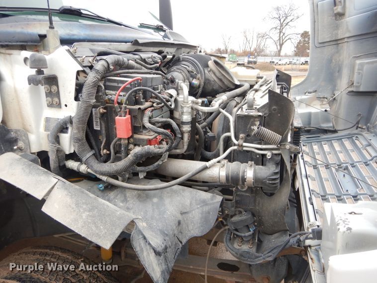 image for item GF9847 2003 Chevrolet C4500 flatbed truck