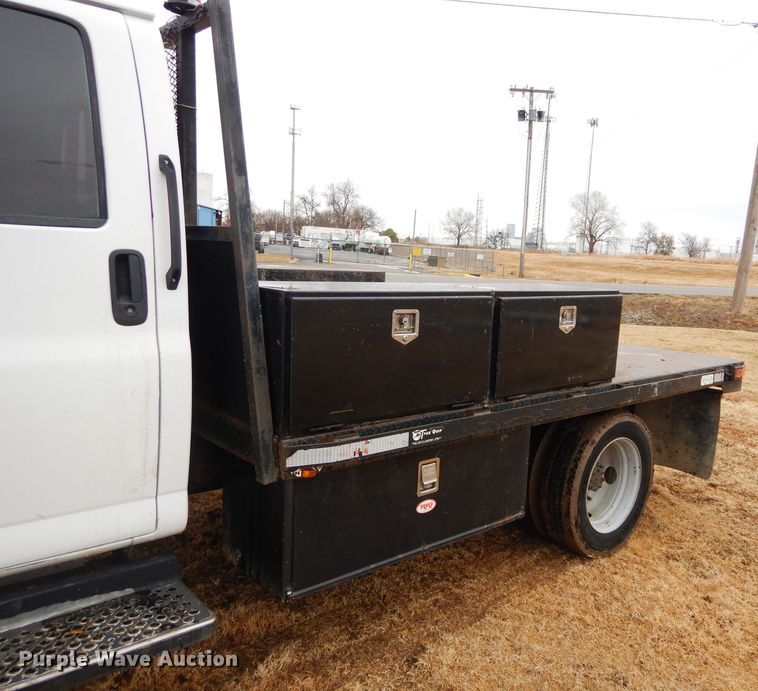 image for item GF9847 2003 Chevrolet C4500 flatbed truck