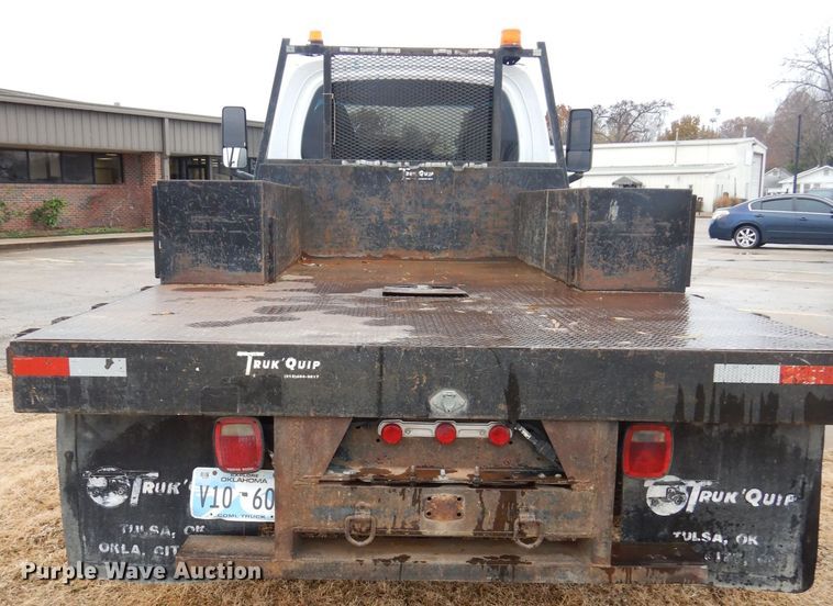 image for item GF9847 2003 Chevrolet C4500 flatbed truck