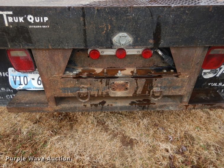 image for item GF9847 2003 Chevrolet C4500 flatbed truck