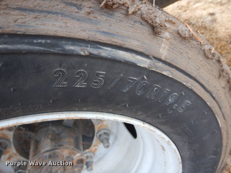 image for item GF9847 2003 Chevrolet C4500 flatbed truck