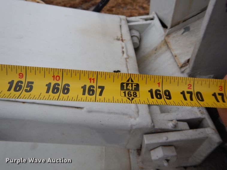 image for item GF9851 1990 International 7100 service truck with crane