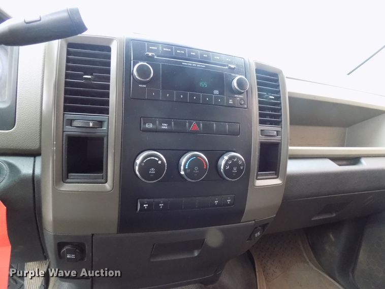 image for item GF9865 2012 Dodge Ram 5500HD truck cab and chassis