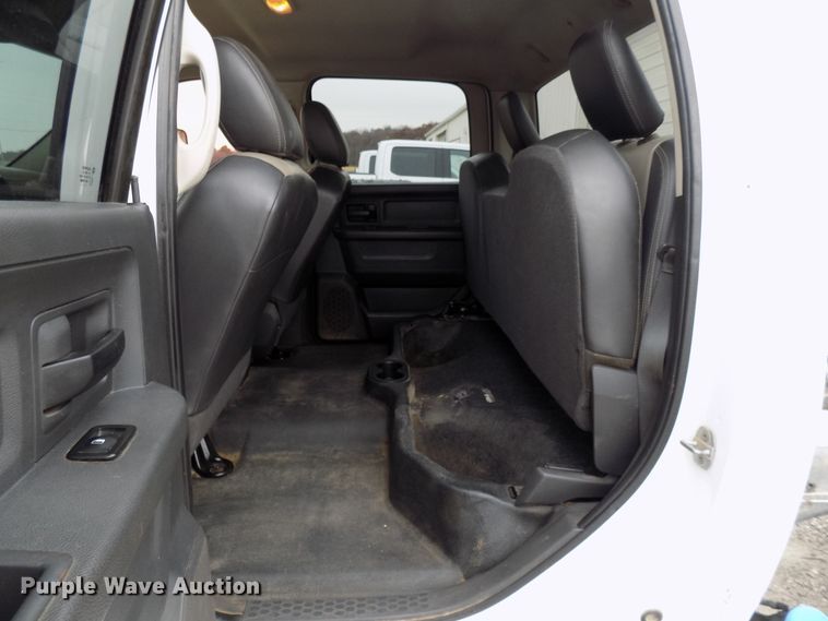 image for item GF9865 2012 Dodge Ram 5500HD truck cab and chassis