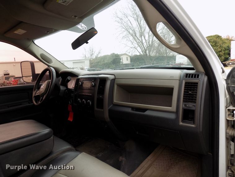 image for item GF9865 2012 Dodge Ram 5500HD truck cab and chassis