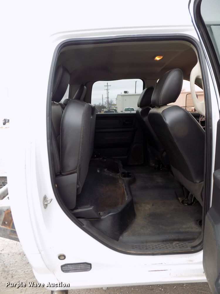 image for item GF9865 2012 Dodge Ram 5500HD truck cab and chassis