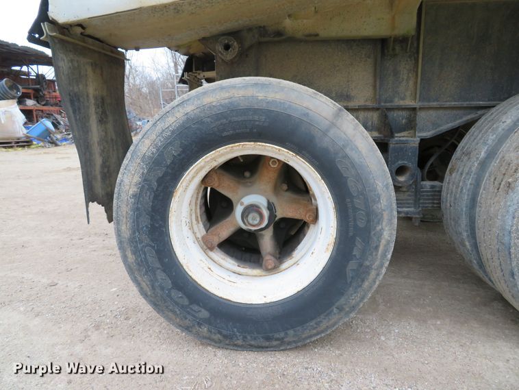 image for item GI9037 1966 Fruehauf end dump trailer