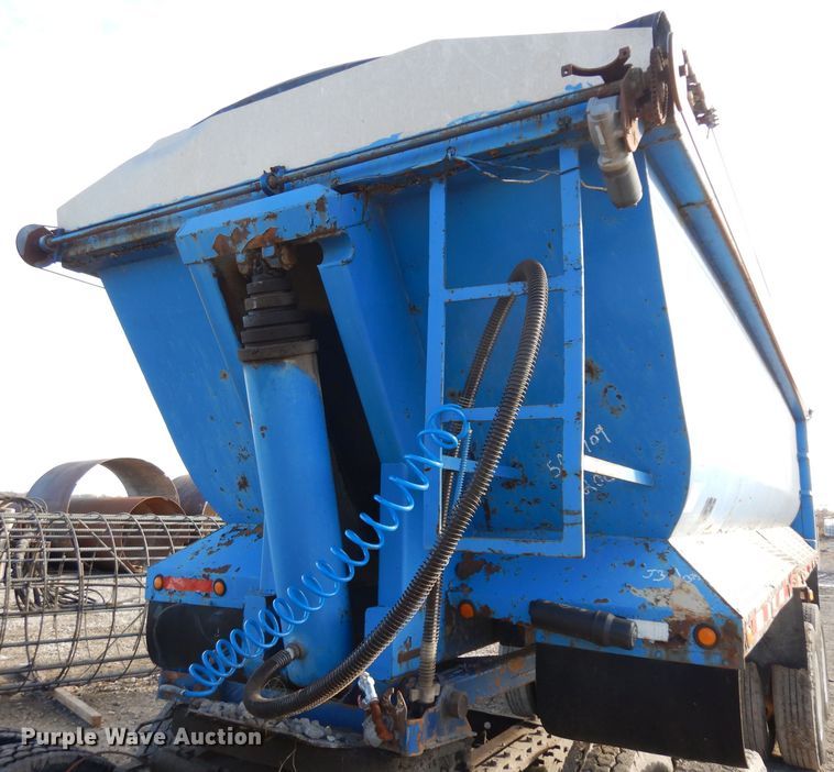 image for item GJ9161 2000 Trailer Works end dump trailer