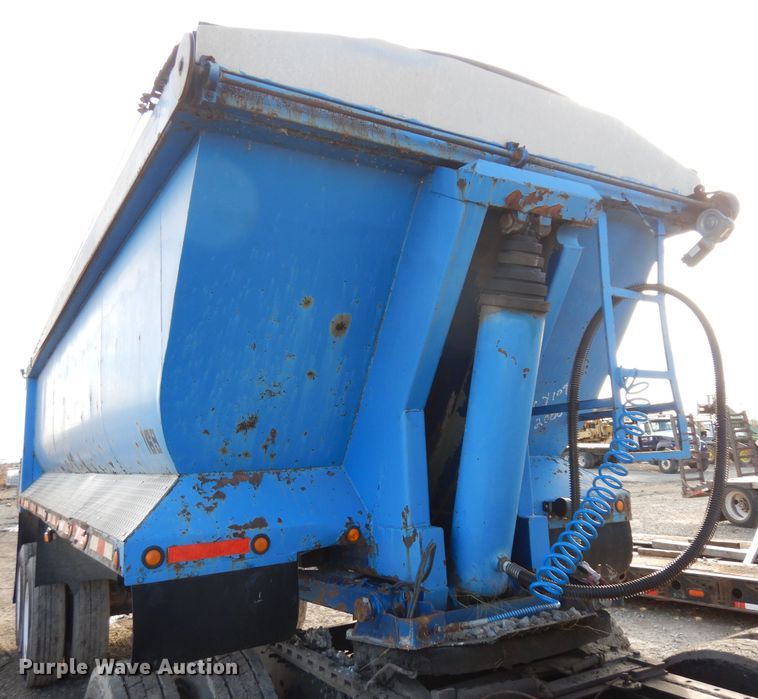 image for item GJ9161 2000 Trailer Works end dump trailer