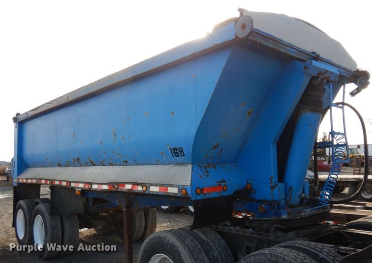 image for item GJ9161 2000 Trailer Works end dump trailer