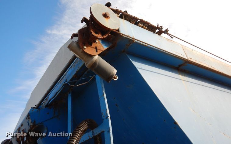 image for item GJ9161 2000 Trailer Works end dump trailer