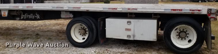 image for item GJ9163 2008 Fontaine flatbed trailer