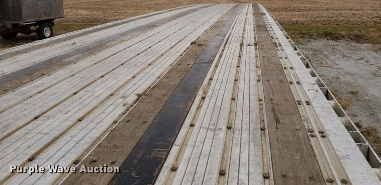 image for item GJ9163 2008 Fontaine flatbed trailer