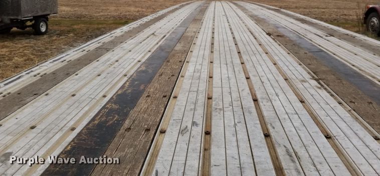 image for item GJ9163 2008 Fontaine flatbed trailer