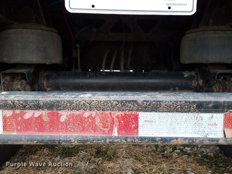 image for item GJ9163 2008 Fontaine flatbed trailer