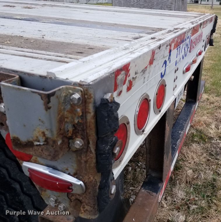 image for item GJ9163 2008 Fontaine flatbed trailer