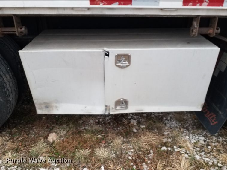 image for item GJ9163 2008 Fontaine flatbed trailer