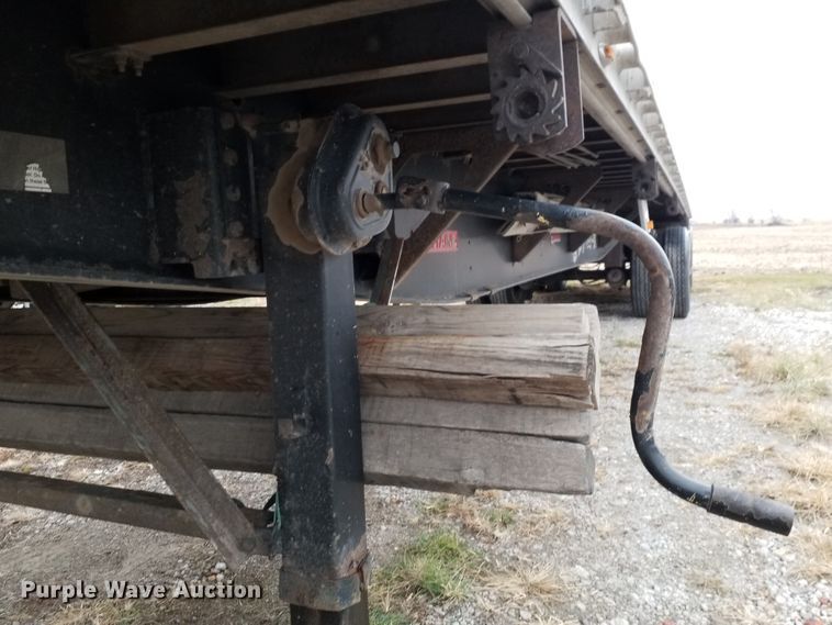 image for item GJ9163 2008 Fontaine flatbed trailer