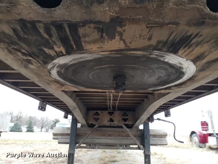 image for item GJ9163 2008 Fontaine flatbed trailer