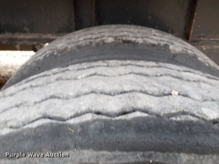 image for item GJ9163 2008 Fontaine flatbed trailer