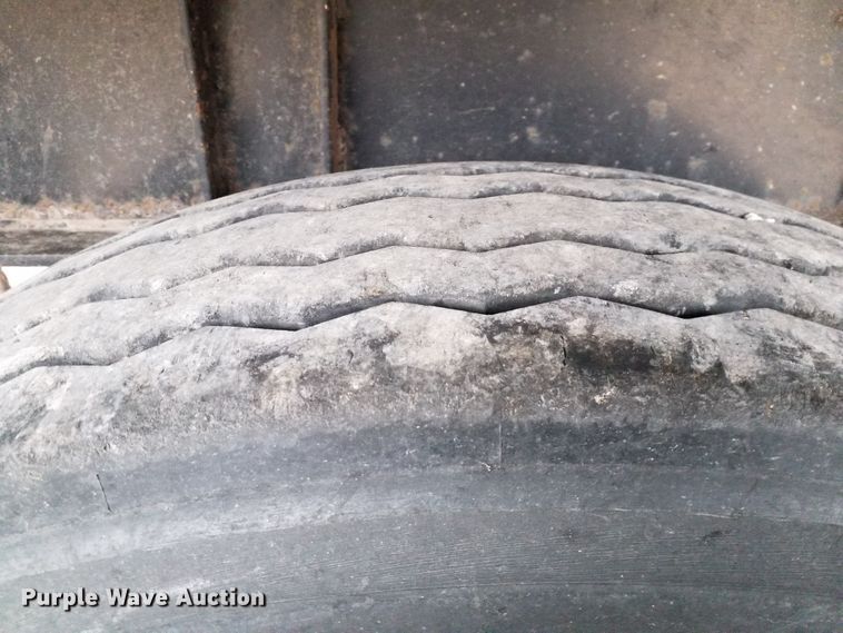 image for item GJ9163 2008 Fontaine flatbed trailer