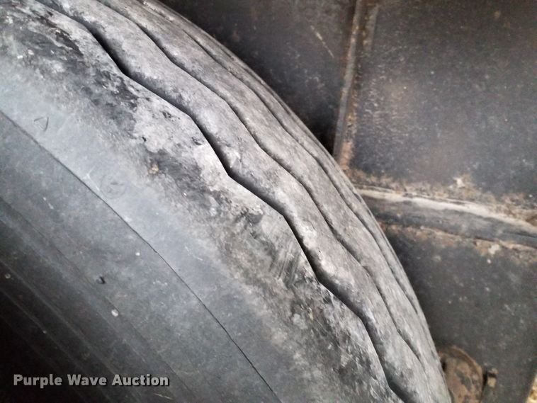 image for item GJ9163 2008 Fontaine flatbed trailer