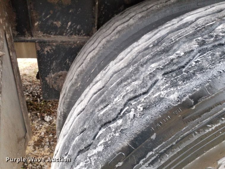 image for item GJ9163 2008 Fontaine flatbed trailer