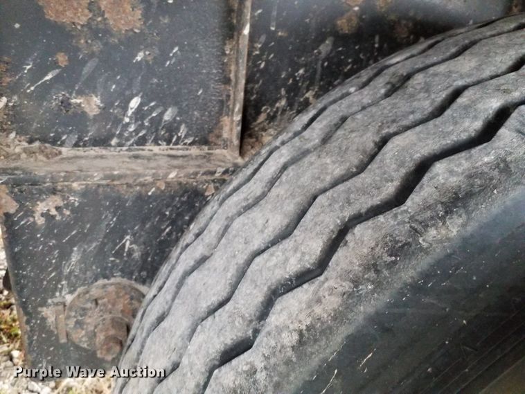 image for item GJ9163 2008 Fontaine flatbed trailer