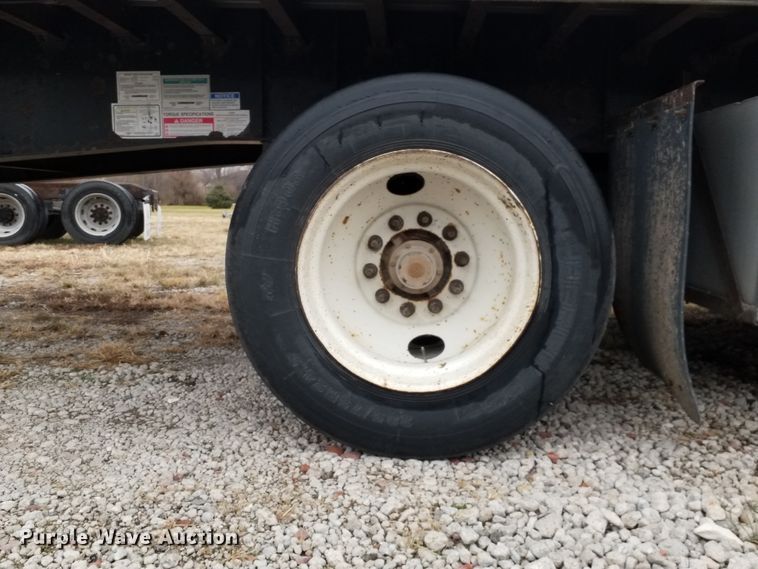 image for item GJ9163 2008 Fontaine flatbed trailer
