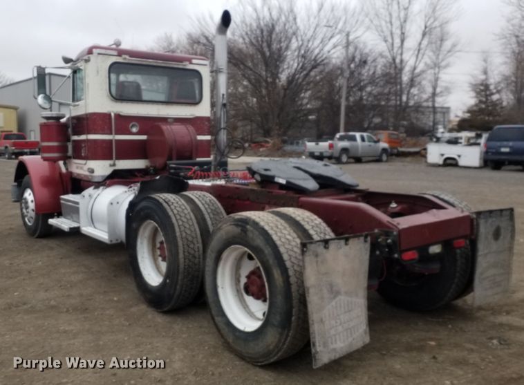 image for item GJ9165 1996 Peterbilt 379 semi truck