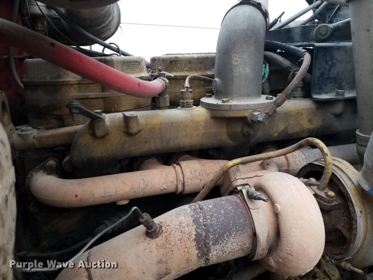 image for item GJ9165 1996 Peterbilt 379 semi truck