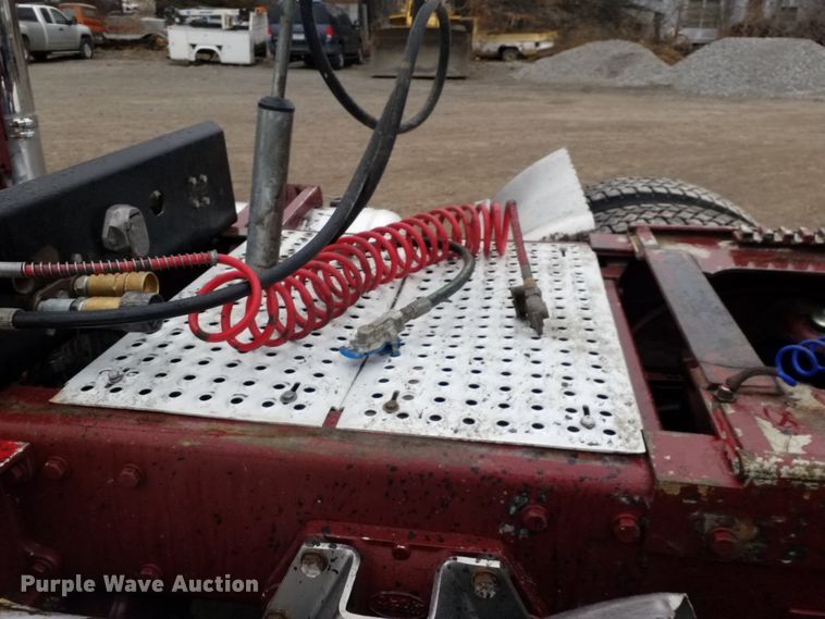 image for item GJ9165 1996 Peterbilt 379 semi truck