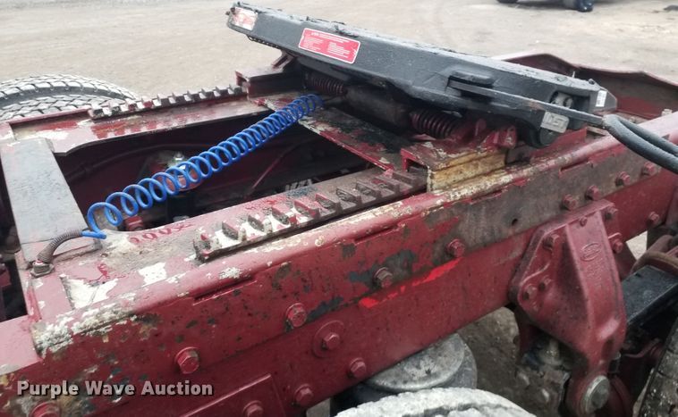 image for item GJ9165 1996 Peterbilt 379 semi truck