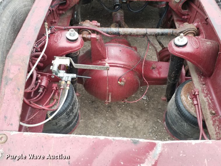 image for item GJ9165 1996 Peterbilt 379 semi truck