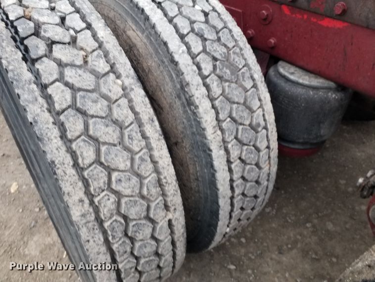 image for item GJ9165 1996 Peterbilt 379 semi truck