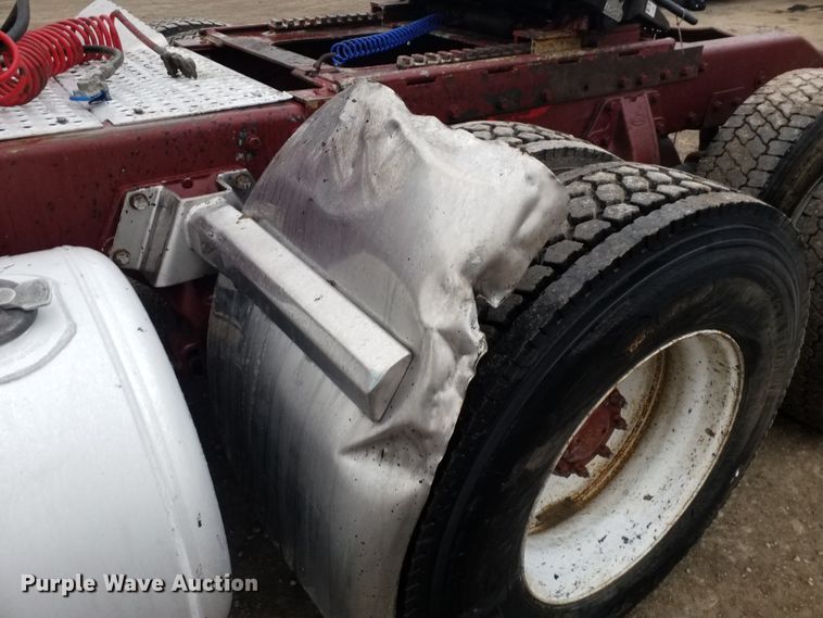 image for item GJ9165 1996 Peterbilt 379 semi truck