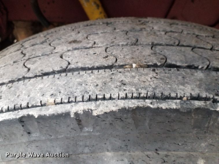 image for item GJ9165 1996 Peterbilt 379 semi truck