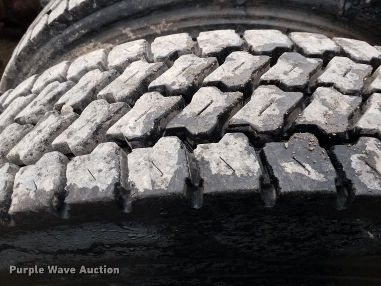 image for item GJ9165 1996 Peterbilt 379 semi truck