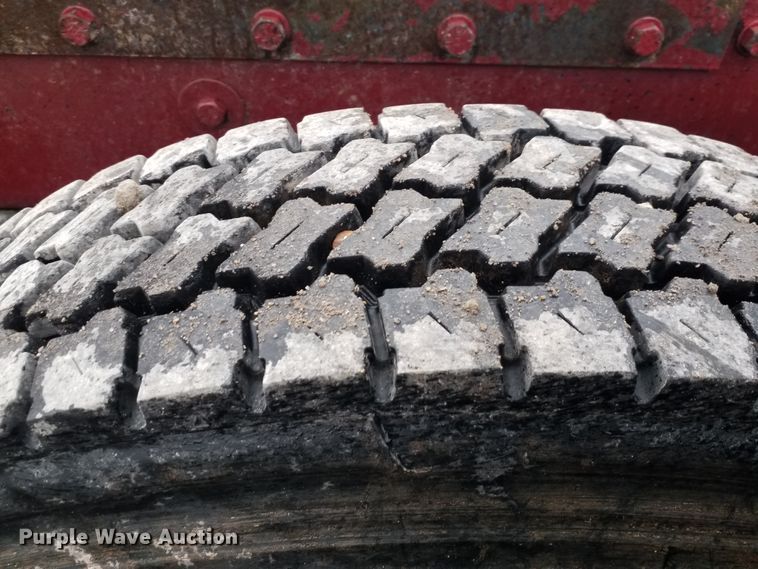 image for item GJ9165 1996 Peterbilt 379 semi truck