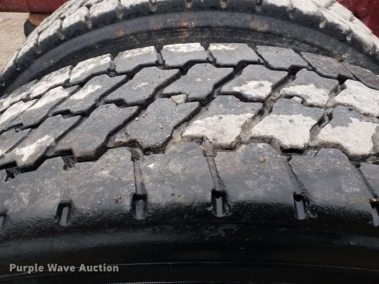 image for item GJ9165 1996 Peterbilt 379 semi truck